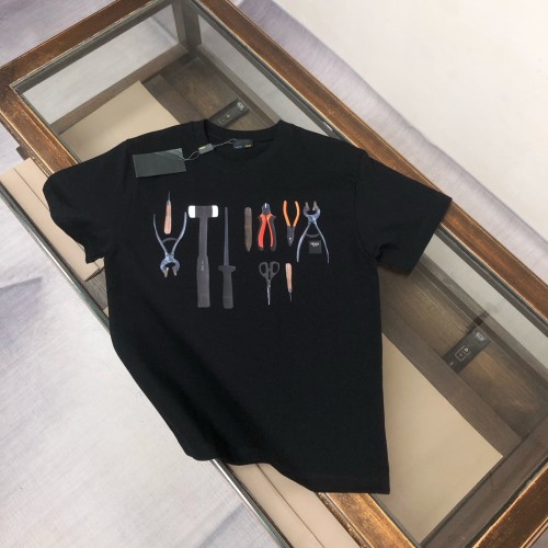使い勝手良し フェンディ 激安偽物 2025の最新半袖Tシャツ
