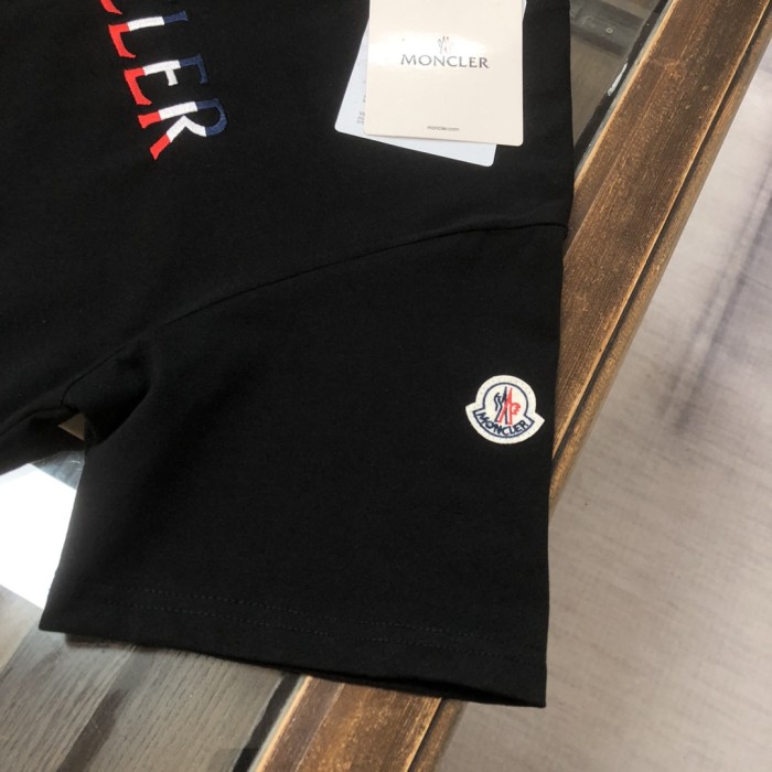 高品質 モンクレール 偽物通販  2025春夏新発売コーナーシリーズコットンTシャツ