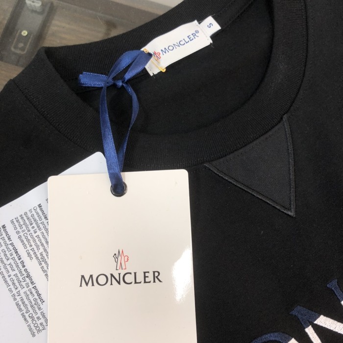高品質 モンクレール 偽物通販  2025春夏新発売コーナーシリーズコットンTシャツ