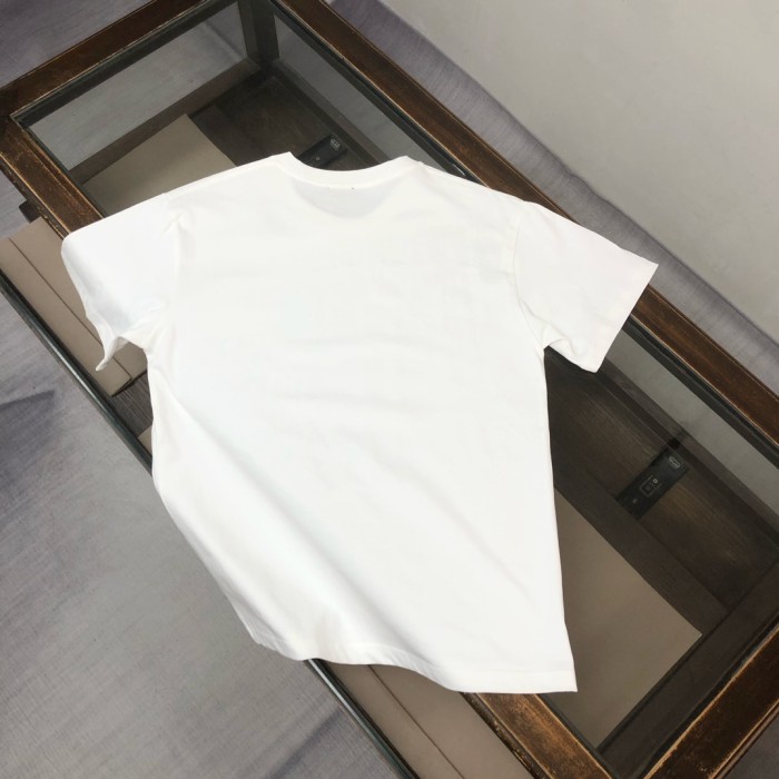 累積売上総額第１位！フェンディコピーおすすめ 2025の最新半袖Tシャツ