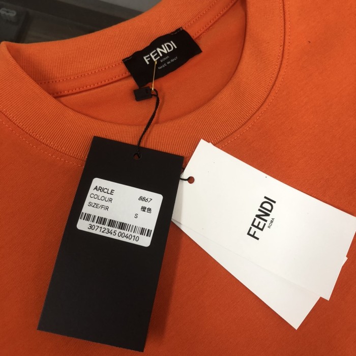 超話題! フェンディ コピー  2025の最新半袖Tシャツ