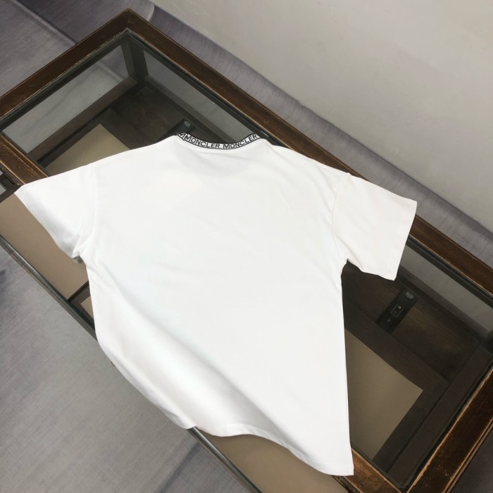 大人気 モンクレール 激安通販 25 ssコーナー同丸首半袖Tシャツ