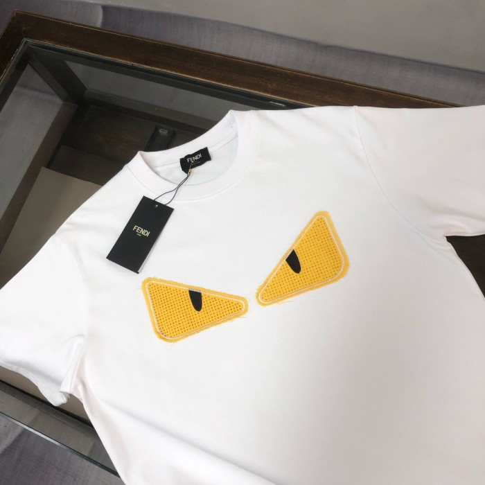 入手困難 フェンディ激安通販  2025の最新半袖Tシャツ