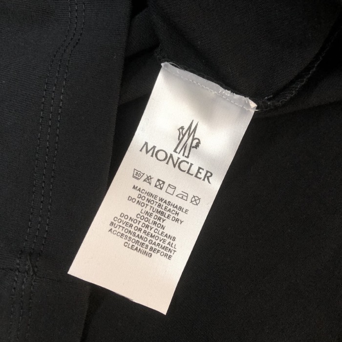 【話題商品！】 モンクレール 激安偽物 2025最新の半袖Tシャツ