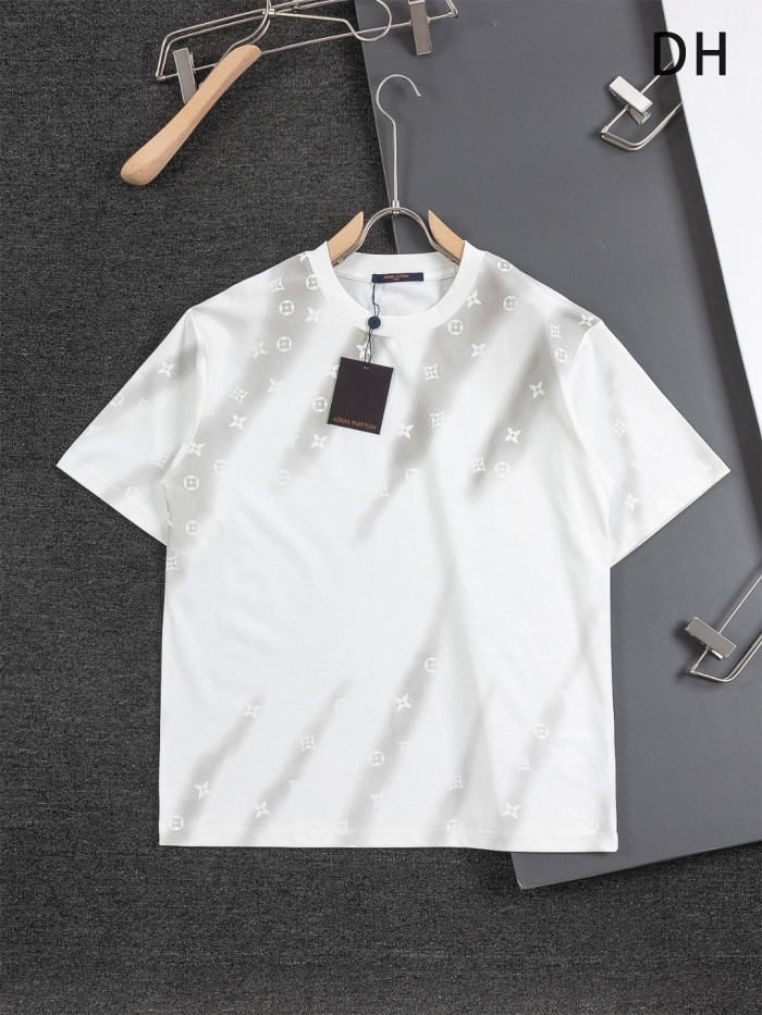 入手困難 ルイヴィトン n級品 定番フラワーグラデーションプリントのラウンドネックTシャツ