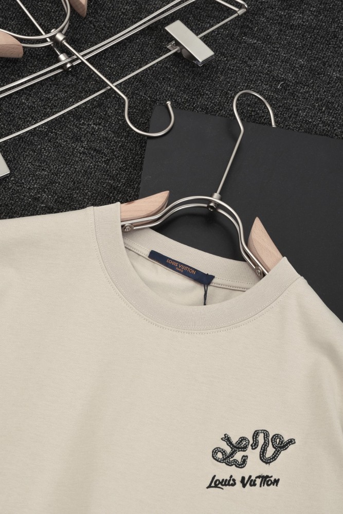 ★超人気 ルイヴィトン 偽物通販  Louis Vuitton2025 ssの新型Tアップ