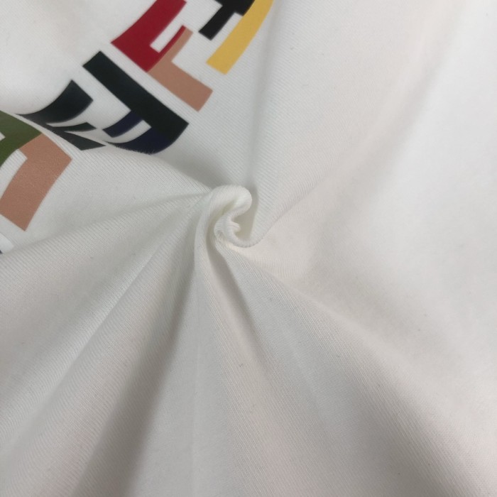 超奇跡の入荷☆ フェンディ n級品 2025の最新半袖Tシャツ