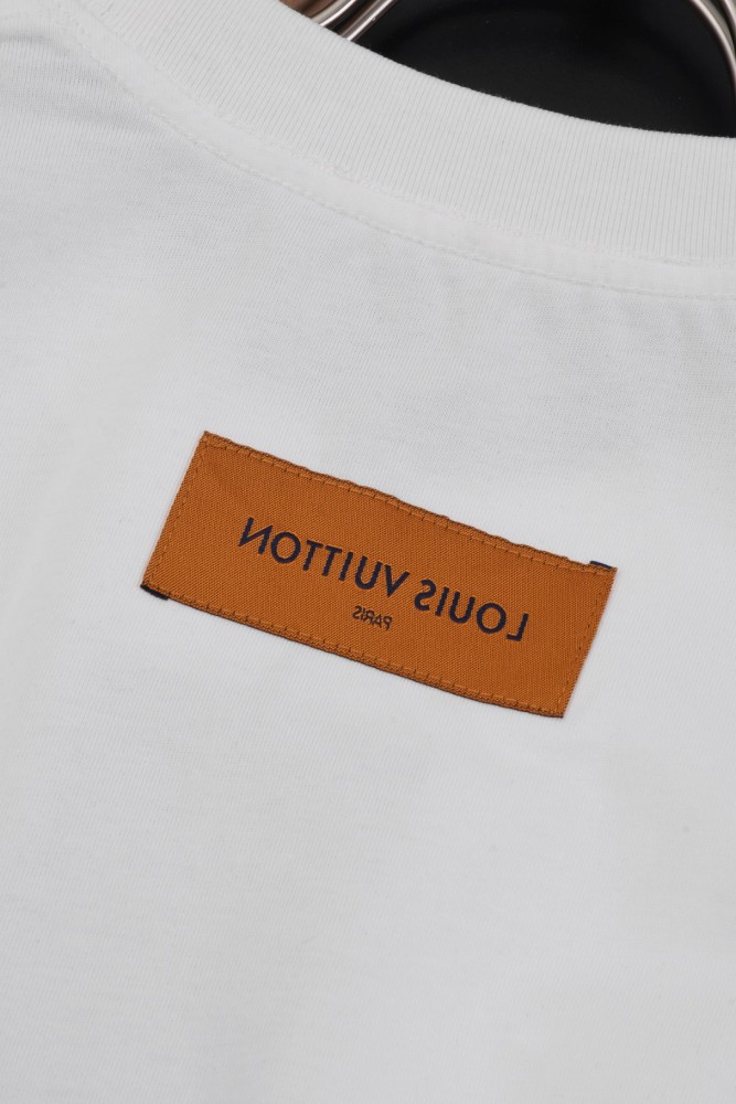 大人気 ルイヴィトン 激安通販  Louis Vuitton2025 ssの新型Tアップ