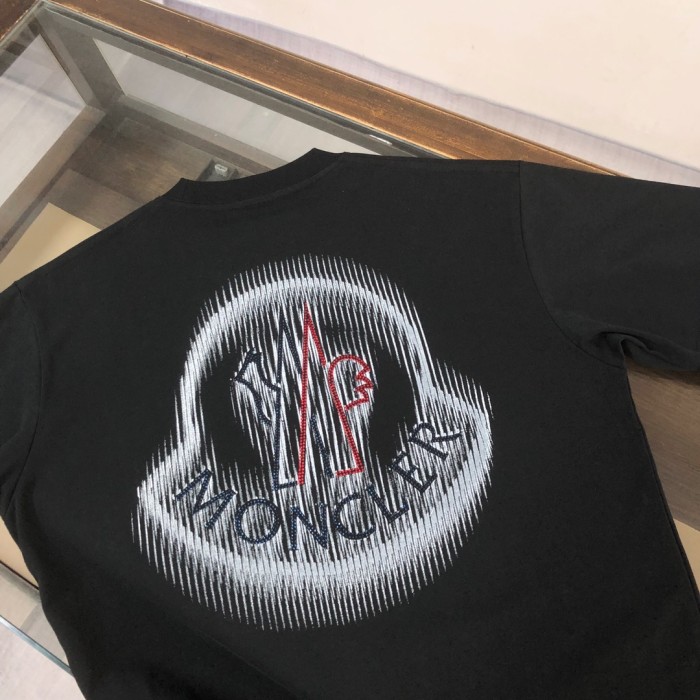 超話題! モンクレール 激安偽物 2025春夏新作男女同型半袖Tシャツ