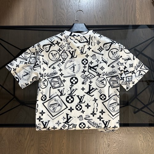 【限定】ルイヴィトン 激安偽物 LVフロックアルファベット満印ロゴデザイン半袖Tシャツ