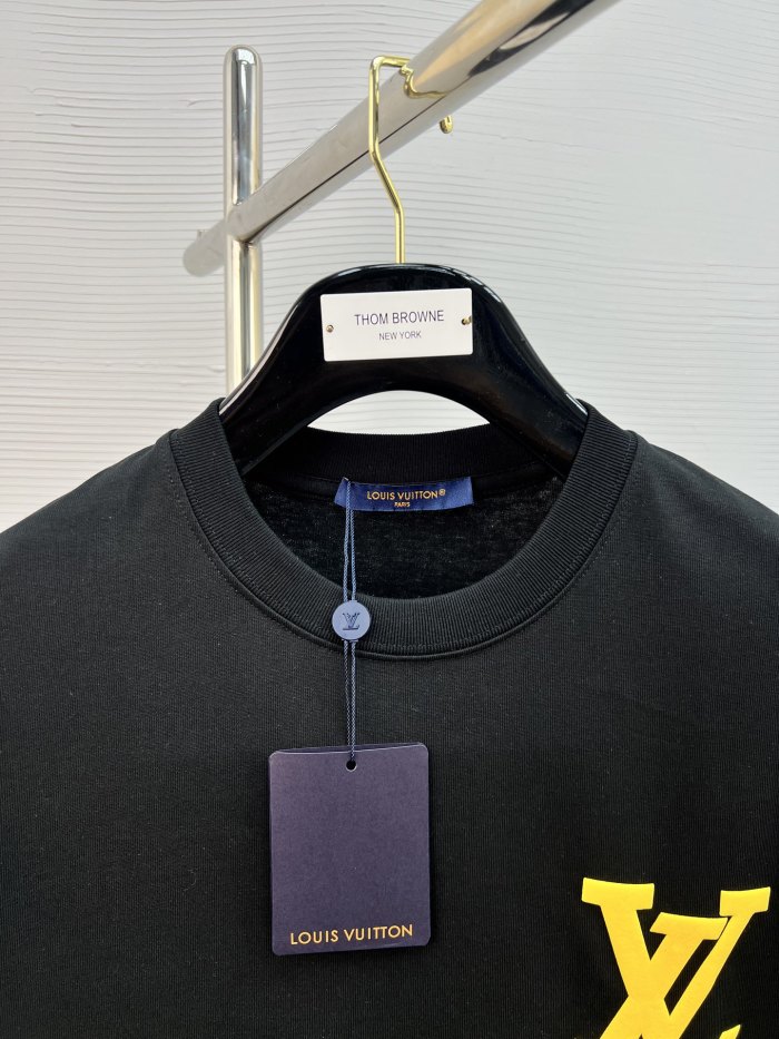 ★超人気  ルイヴィトン スーパーコピー LV 25 SS定番配色Tシャツ新品