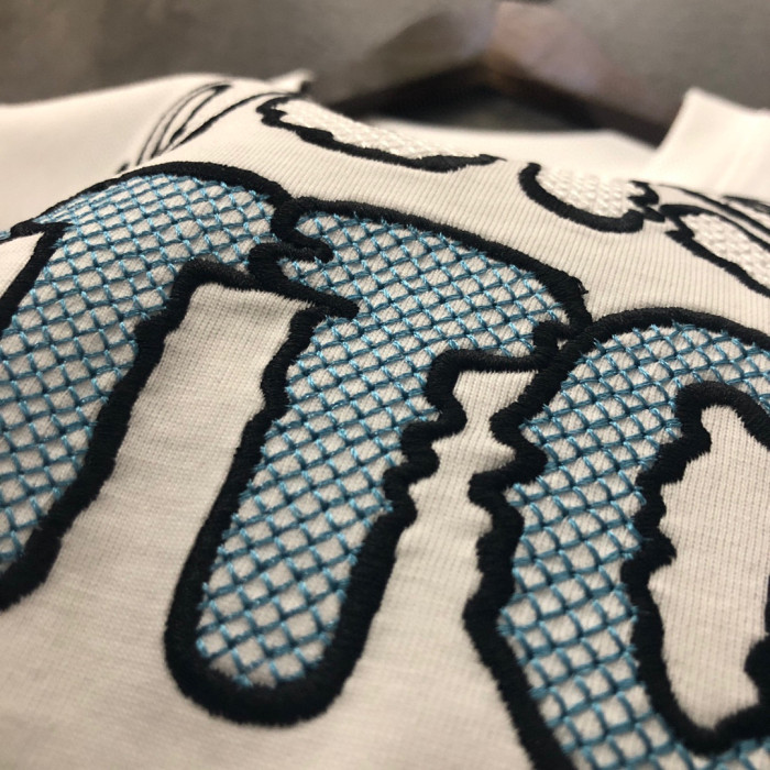 稀少 ルイヴィトン 激安偽物 アルファベット貼り刺繍落書き半袖Tシャツ