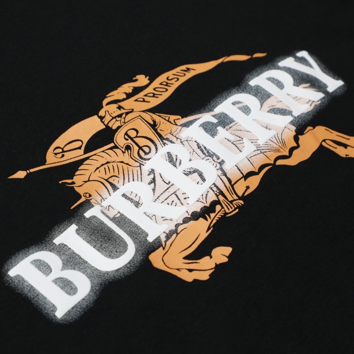 超話題! バーバリー 激安偽物 戦馬騎士ロゴカジュアル丸首半袖Tシャツ