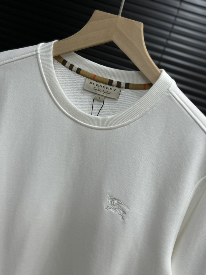 一目惚れ♪  バーバリー スーパーコピー 25ss秋の定番戦馬刺繍LOGOカップル丸首パーカー2色