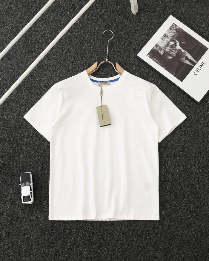 【限定】 バーバリー 激安通販 軍馬シート刺繍夏のラウンドネック半袖Tシャツ2色