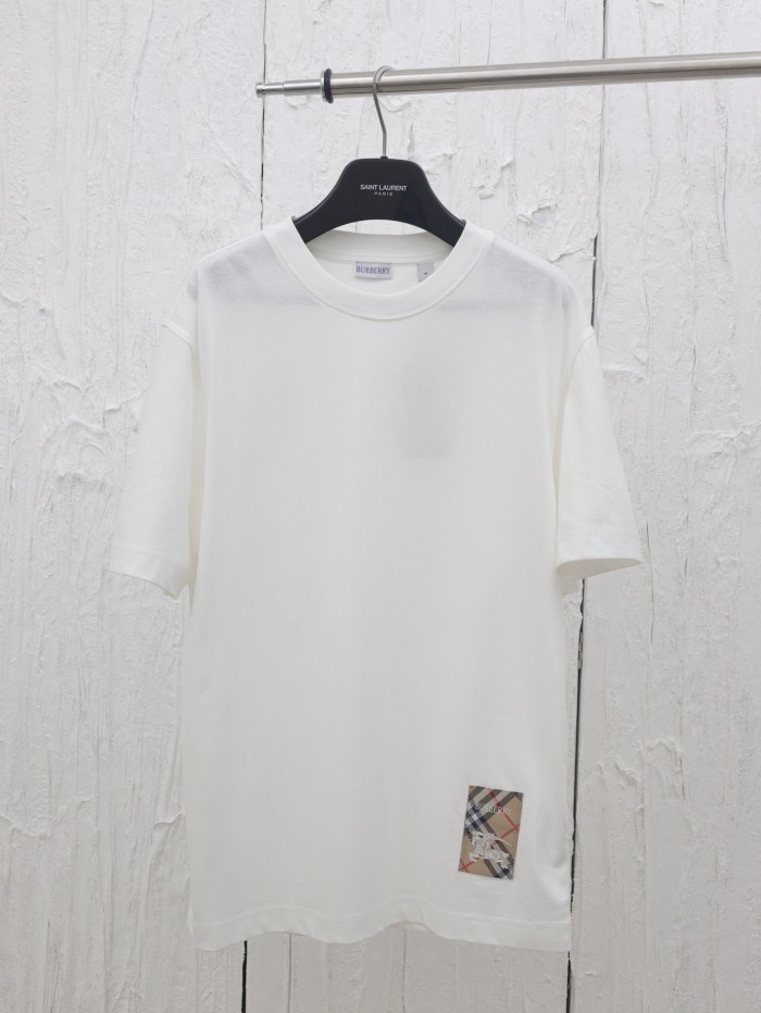 累積売上総額第１位！ バーバリー 激安通販 25ss春夏新作裾ラベル丸首半袖Tシャツ