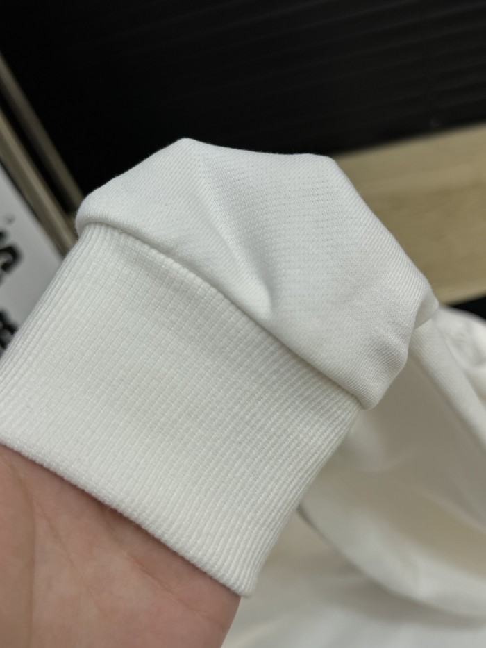 一目惚れ♪  バーバリー スーパーコピー 25ss秋の定番戦馬刺繍LOGOカップル丸首パーカー2色