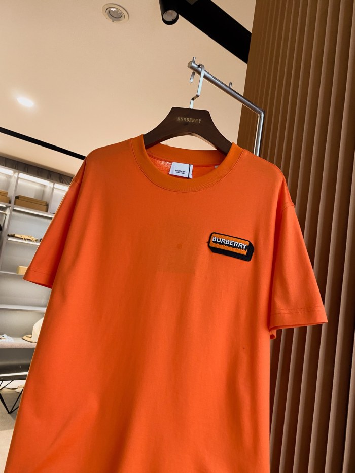 日本未入荷 バーバリー n級品 マイクロロゴ入りコットンのゆったり半袖Tシャツ