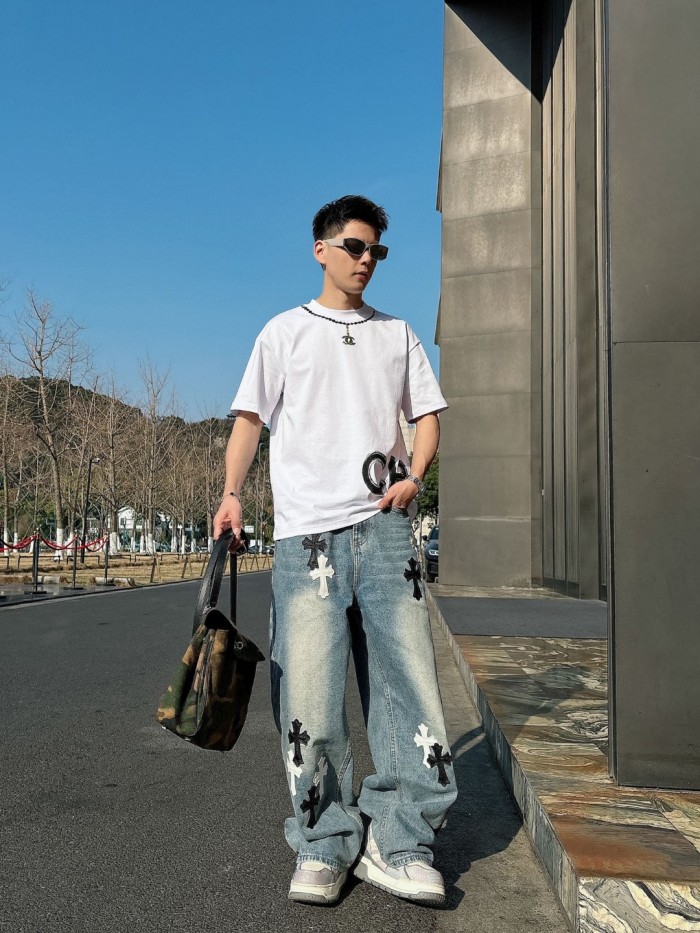 超奇跡の入荷☆ シャネル コピー 2025ネックレスロゴ柄ラウンドネックコットンTシャツ半袖2色