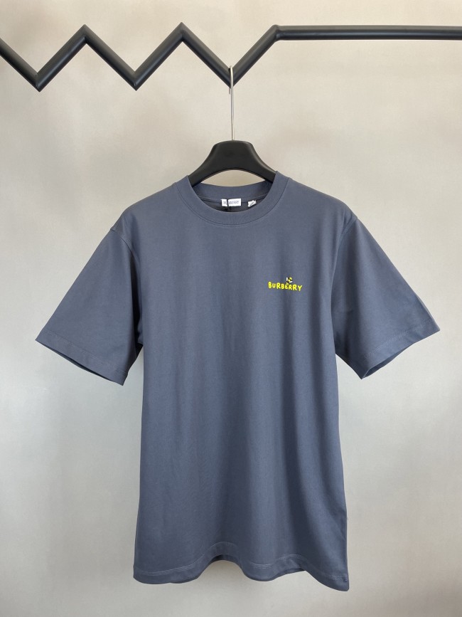 【話題商品！】 バーバリー n級品 2025 SSミツバチプリント植毛半袖Tシャツ