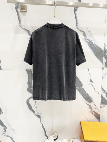 入手困難 バレンシアガ 偽物通販 クルーネック半袖Tシャツ