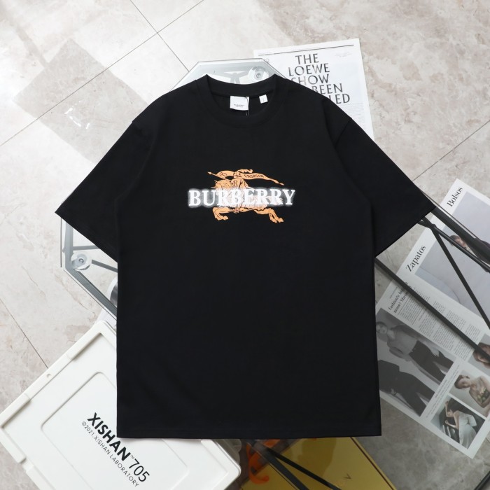 超話題! バーバリー 激安偽物 戦馬騎士ロゴカジュアル丸首半袖Tシャツ