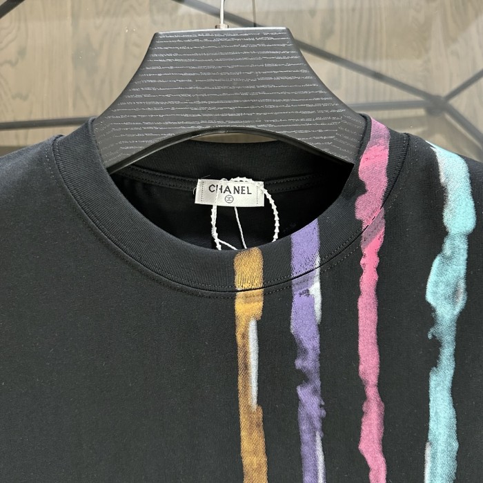 使い勝手良し シャネル スーパーコピー 2025春夏カラープリントロゴ半袖Tシャツ