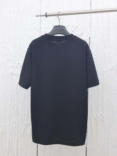 一目惚れ♪  バーバリー コピー 25ss春夏新作裾ラベル丸首半袖Tシャツ