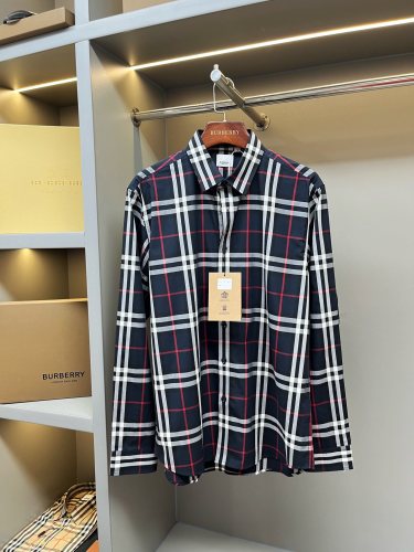 ★超人気 バーバリー 激安通販 胸元の定番アルファベットプリント半袖Tシャツ