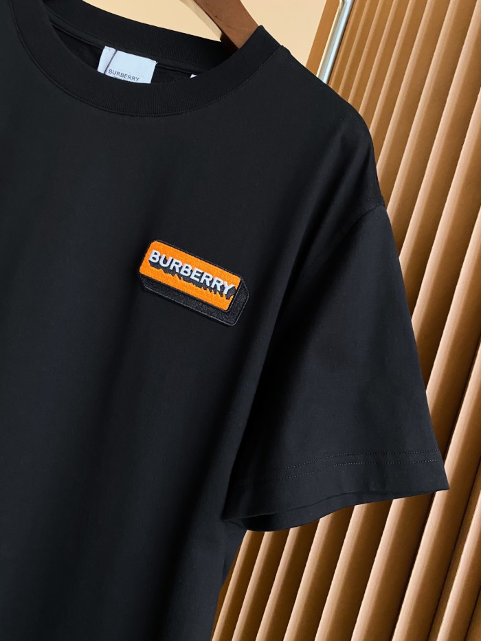 【話題商品！】 バーバリー 激安偽物 マイクロロゴ入りコットンのゆったり半袖Tシャツ