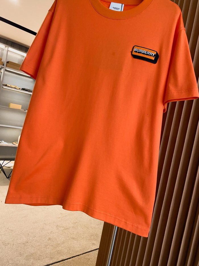 日本未入荷 バーバリー n級品 マイクロロゴ入りコットンのゆったり半袖Tシャツ