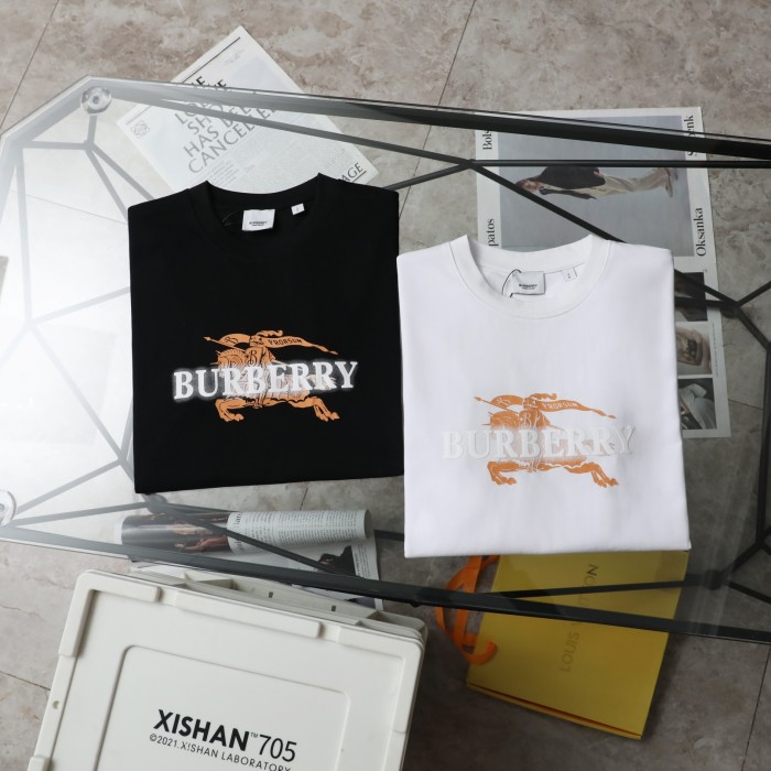 超話題! バーバリー 激安偽物 戦馬騎士ロゴカジュアル丸首半袖Tシャツ