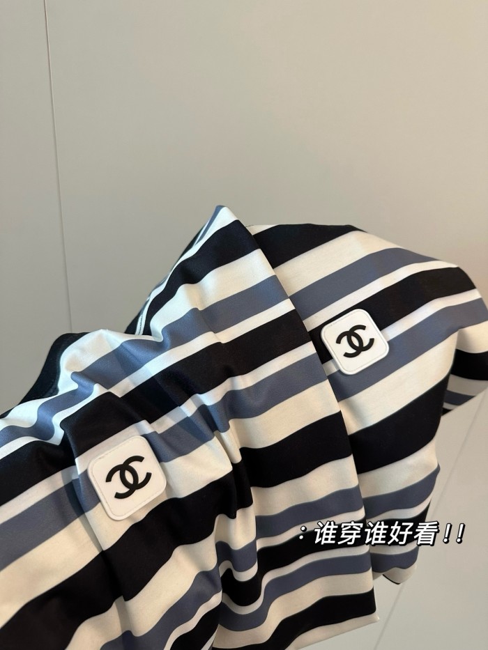 日本未入荷 シャネル 激安偽物 シリカゲルロゴストライプ半袖