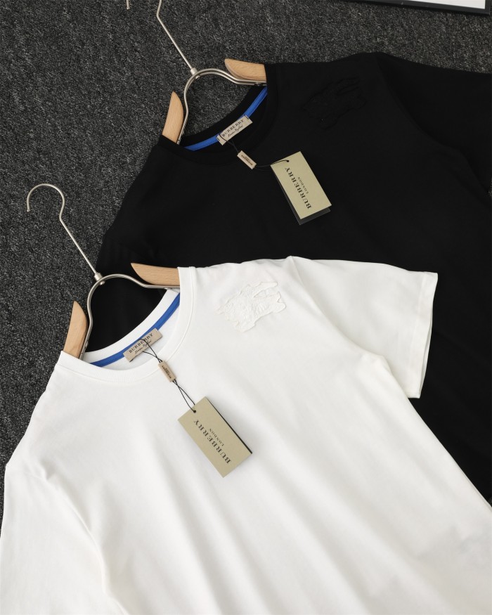 【限定】 バーバリー 激安通販 軍馬シート刺繍夏のラウンドネック半袖Tシャツ2色