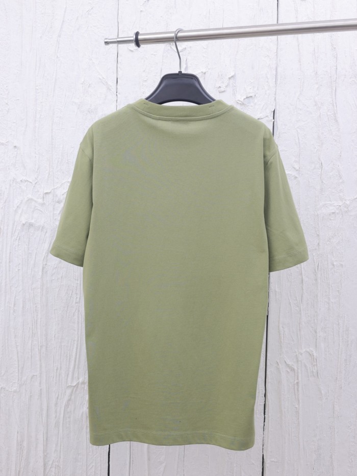 入手困難 バーバリー スーパーコピー 25ss春夏新作ロゴ馬術騎士プリント丸首Tシャツ