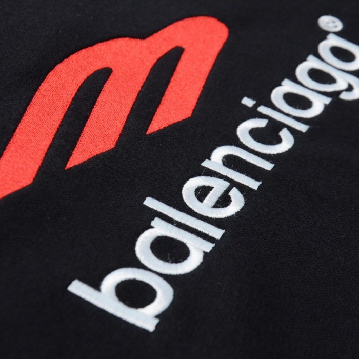 入手困難 バレンシアガ 激安通販 刺繍3 M刺繍LOGOクルーネックパーカー