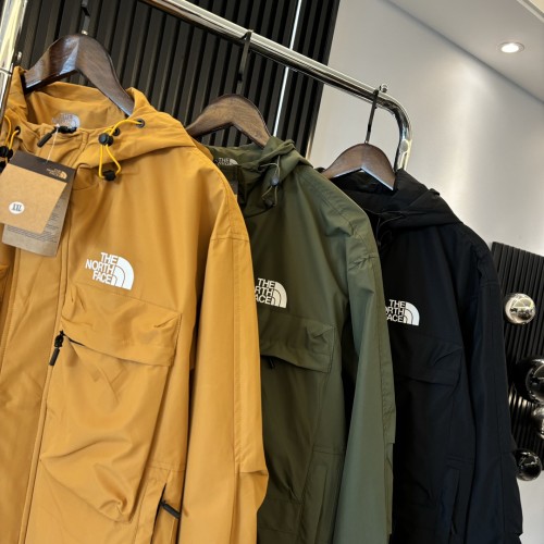 日本未入荷 ザノースフェイス 激安通販 カップル用フードポンチョ3色