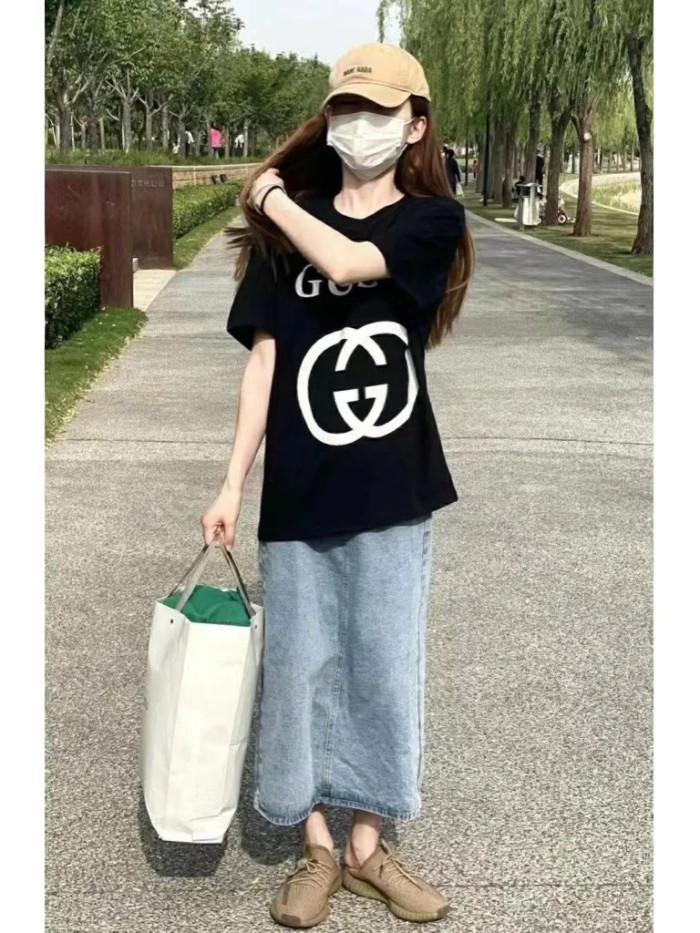 高品質 グッチ コピー 2025春夏新作プリントアルファベットロゴラウンドネック半袖Tシャツ2色