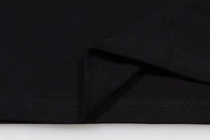 ★超人気グッチ スーパーコピー アルファベットロゴプリントTシャツ