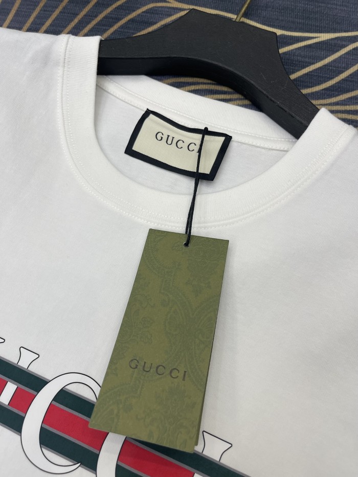 累積売上総額第１位！グッチ コピーおすすめ 2025春夏新作ベルトロゴ丸首長袖Tシャツ