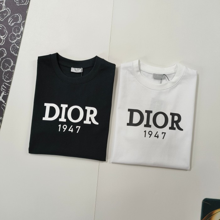 新作 ディオール 偽物通販  クラシック1947プリントカジュアルクルーネック半袖Tシャツ2色