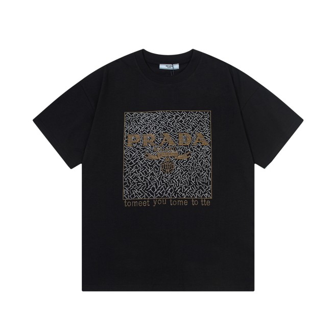 【話題商品!】プラダ 偽物通販 大文字三角スケールドリル半袖Tシャツ