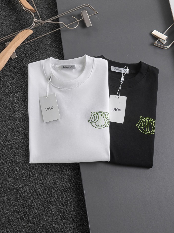 追跡付 ディオール コピーおすすめ 蛇年限定胸元アルファベット刺繍Ｔシャツ