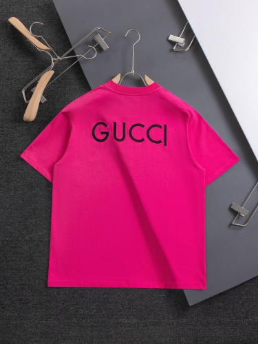入手困難 グッチ 偽物通販  胸ダブルの文字の刺繍🪡ロゴ襟カフススプライシングＴシャツ