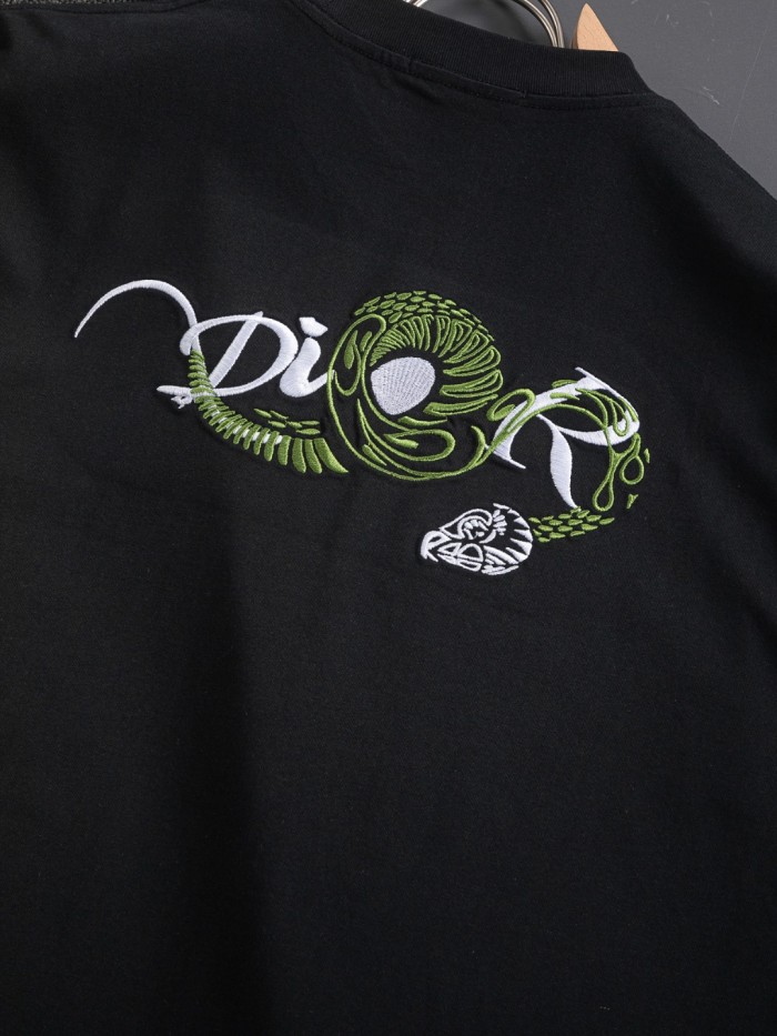 追跡付 ディオール コピーおすすめ 蛇年限定胸元アルファベット刺繍Ｔシャツ