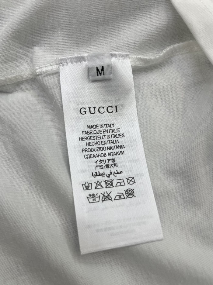 累積売上総額第１位！グッチ コピーおすすめ 2025春夏新作ベルトロゴ丸首長袖Tシャツ