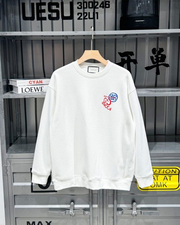 ★超人気 グッチ スーパーコピー gucci x Balenciaga連名シリーズスタイリッシュな丸首のガーターコート2色