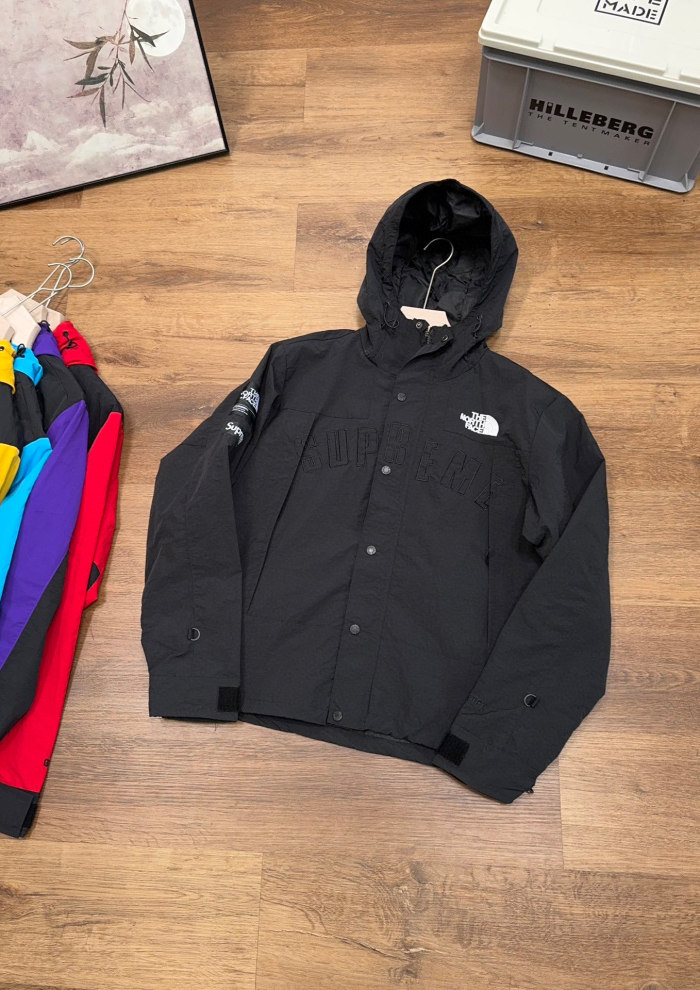 【限定】シュプリーム コピーおすすめ THENORTHFACE&SUPREME/ノースフェイスSUP連名パンチスーツ5色