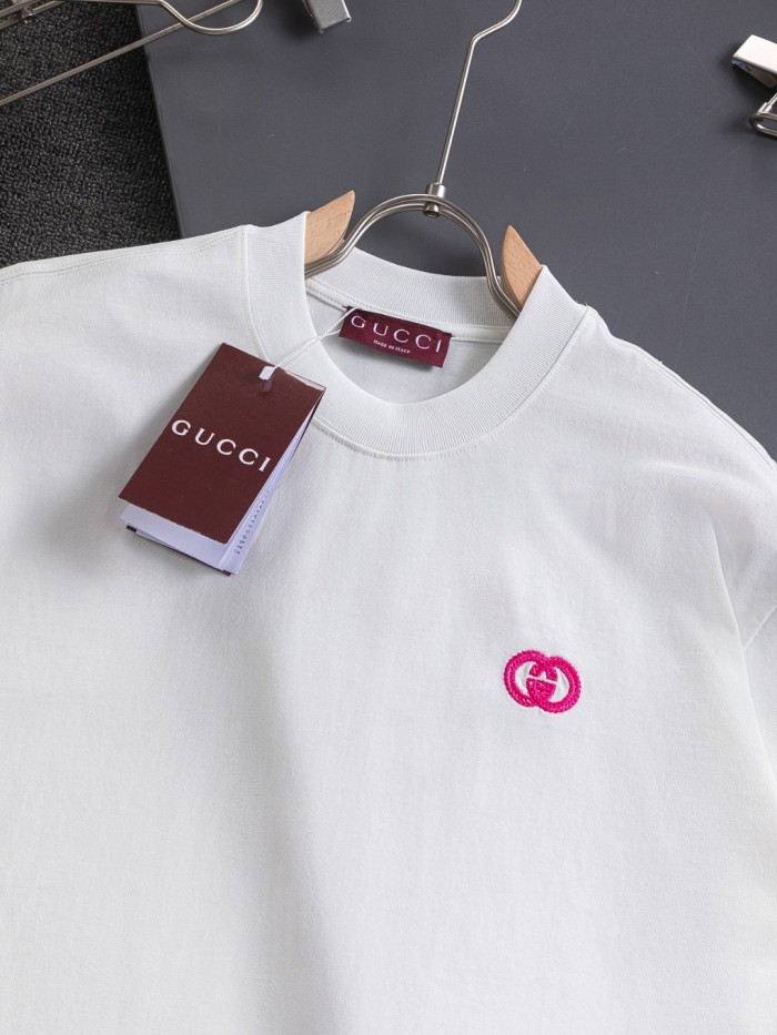 一目惚れ♪ グッチ コピーおすすめ 胸ダブルの文字の刺繍🪡ロゴ襟カフススプライシングＴシャツ