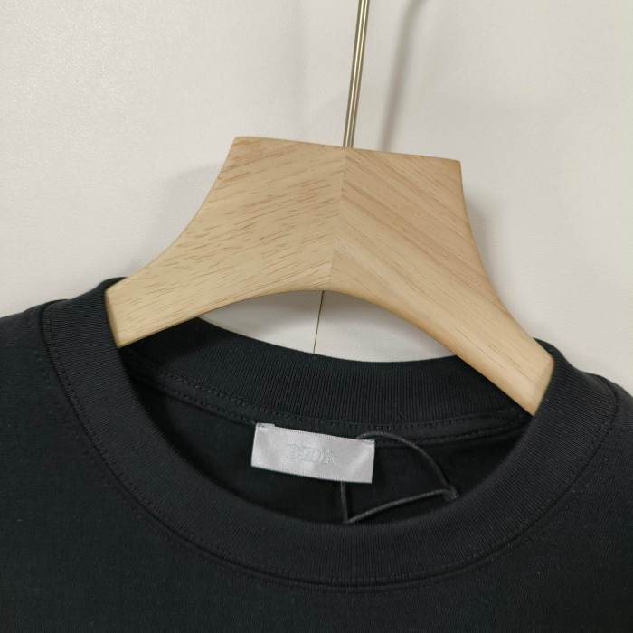 超奇跡の入荷☆ ディオール 激安通販 クラシックフラワーポケットカジュアルクルーネック半袖Tシャツ2色